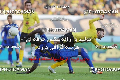 1700784, Isfahan, , Iran Football Pro League، Persian Gulf Cup، 2018-19 Season، First Leg، Week 12، Sepahan 2 v 2 Esteghlal on 2019/11/30 at Naghsh-e Jahan Stadium