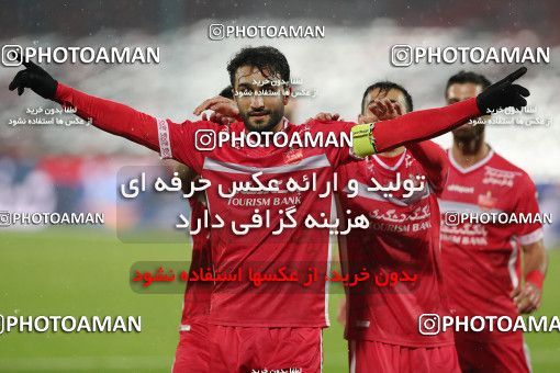 1773693, Tehran, Iran, Iranian Hazfi Cup, 1.16 round, Khorramshahr Cup, Persepolis 4 v ۰ ویستا توربین تهران on 2021/12/20 at Azadi Stadium