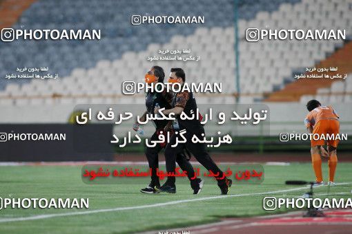 1809570, Tehran, , Iran Football Pro League، Persian Gulf Cup، 2018-19 Season، Second Leg، Week 22، Esteghlal ۱ v ۱ Saipa on 2020/06/29 at Azadi Stadium