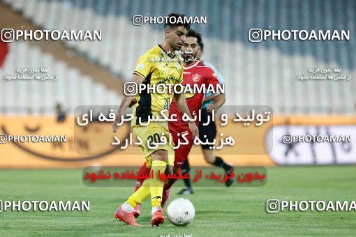 1890162, Tehran, Iran, لیگ برتر فوتبال ایران، Persian Gulf Cup، Week 30، Turning Play، Fajr-e Sepasi Shiraz 0 v 1 Persepolis on 2022/06/02 at Azadi Stadium