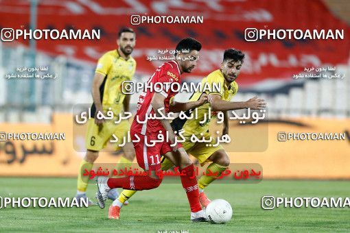 1890157, Tehran, Iran, لیگ برتر فوتبال ایران، Persian Gulf Cup، Week 30، Turning Play، Fajr-e Sepasi Shiraz 0 v 1 Persepolis on 2022/06/02 at Azadi Stadium