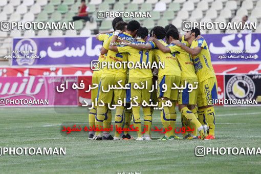 636725, Tehran, [*parameter:4*], Iran Pro League، Persian Gulf Cup، 2013-14 season، First Leg، Week 4، Naft Tehran 2 v ۱ Rah Ahan on 2013/08/11 at Shahid Dastgerdi Stadium