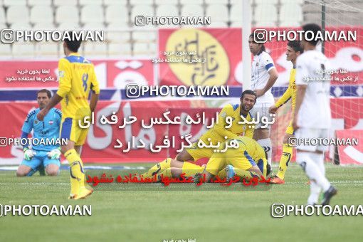 638404, Tehran, [*parameter:4*], Iran Pro League، Persian Gulf Cup، 2013-14 season، First Leg، Week 15، Naft Tehran 2 v 2 Sepahan on 2013/11/03 at Shahid Dastgerdi Stadium