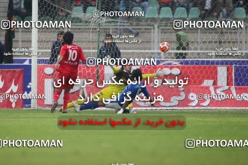 643884, Tabriz, [*parameter:4*], Iran Pro League، Persian Gulf Cup، 2013-14 season، First Leg، Week 15، Tractor S.C. ۱ v ۱ Esteghlal on 2013/11/08 at Yadegar-e Emam Stadium