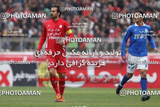 648282, Tabriz, [*parameter:4*], Iran Pro League، Persian Gulf Cup، 2013-14 season، First Leg، Week 15، Tractor S.C. ۱ v ۱ Esteghlal on 2013/11/08 at Yadegar-e Emam Stadium