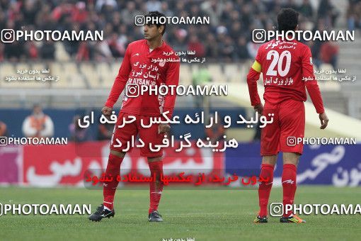 648221, Tabriz, [*parameter:4*], Iran Pro League، Persian Gulf Cup، 2013-14 season، First Leg، Week 15، Tractor S.C. ۱ v ۱ Esteghlal on 2013/11/08 at Yadegar-e Emam Stadium