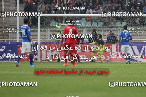 648260, Tabriz, [*parameter:4*], Iran Pro League، Persian Gulf Cup، 2013-14 season، First Leg، Week 15، Tractor S.C. ۱ v ۱ Esteghlal on 2013/11/08 at Yadegar-e Emam Stadium