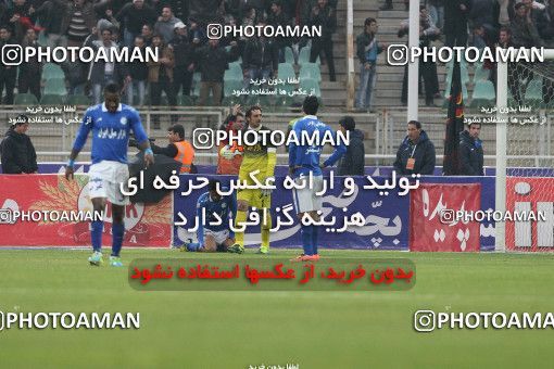 648173, Tabriz, [*parameter:4*], Iran Pro League، Persian Gulf Cup، 2013-14 season، First Leg، Week 15، Tractor S.C. ۱ v ۱ Esteghlal on 2013/11/08 at Yadegar-e Emam Stadium