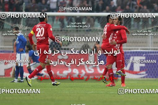 648187, Tabriz, [*parameter:4*], Iran Pro League، Persian Gulf Cup، 2013-14 season، First Leg، Week 15، Tractor S.C. ۱ v ۱ Esteghlal on 2013/11/08 at Yadegar-e Emam Stadium