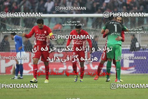 648387, Tabriz, [*parameter:4*], Iran Pro League، Persian Gulf Cup، 2013-14 season، First Leg، Week 15، Tractor S.C. ۱ v ۱ Esteghlal on 2013/11/08 at Yadegar-e Emam Stadium