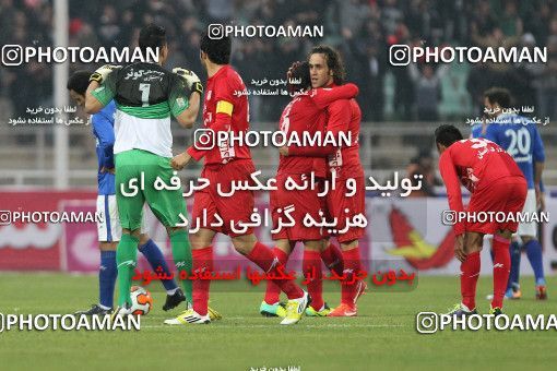 648374, Tabriz, [*parameter:4*], Iran Pro League، Persian Gulf Cup، 2013-14 season، First Leg، Week 15، Tractor S.C. ۱ v ۱ Esteghlal on 2013/11/08 at Yadegar-e Emam Stadium