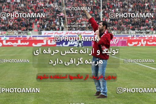 648198, Tabriz, [*parameter:4*], Iran Pro League، Persian Gulf Cup، 2013-14 season، First Leg، Week 15، Tractor S.C. ۱ v ۱ Esteghlal on 2013/11/08 at Yadegar-e Emam Stadium