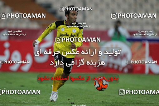 652661, Tehran, [*parameter:4*], Iran Pro League، Persian Gulf Cup، 2013-14 season، Second Leg، Week 18، Esteghlal ۱ v ۰ Fajr-e Sepasi Shiraz on 2013/12/14 at Azadi Stadium