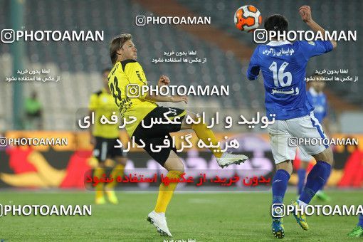 652798, Tehran, [*parameter:4*], Iran Pro League، Persian Gulf Cup، 2013-14 season، Second Leg، Week 18، Esteghlal ۱ v ۰ Fajr-e Sepasi Shiraz on 2013/12/14 at Azadi Stadium