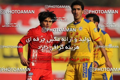 659735, Tehran, [*parameter:4*], Iran Pro League، Persian Gulf Cup، 2013-14 season، Second Leg، Week 26، Naft Tehran 3 v ۰ Tractor S.C. on 2014/02/09 at Takhti Stadium