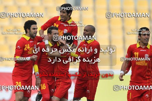 665211, Tehran, [*parameter:4*], Iran Pro League، Persian Gulf Cup، 2013-14 season، Second Leg، Week 27، Naft Tehran ۱ v ۱ Foulad Khouzestan on 2014/02/16 at Takhti Stadium