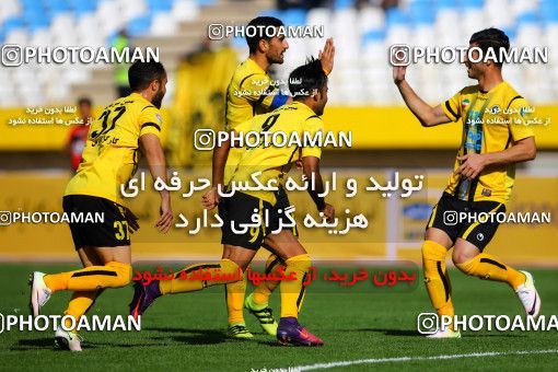 609239, Isfahan, , جام حذفی فوتبال ایران, 1.16 round, Khorramshahr Cup, Sepahan 1 v 0 Pars Jonoubi Jam on 2016/11/04 at Naghsh-e Jahan Stadium