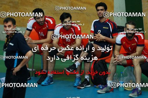 562215, تهران, ایران, بازی اول مرحله ۱/۴ نهایی لیگ برتر والیبال مردان ایران، فصل ۱۳۹۵، 1395/11/20، خانه والیبال، پیکان ۳ - ۱ خاتم