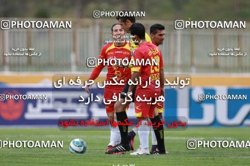 595827, Tehran, [*parameter:4*], Iran Pro League، Persian Gulf Cup، 2016-17 season، Second Leg، Week 27، Naft Tehran 2 v 2 Foulad Khouzestan on 2017/04/14 at Takhti Stadium