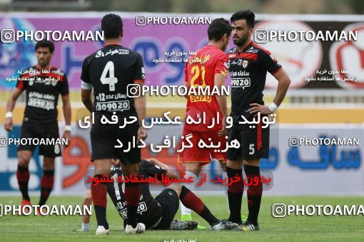 595823, Tehran, [*parameter:4*], Iran Pro League، Persian Gulf Cup، 2016-17 season، Second Leg، Week 27، Naft Tehran 2 v 2 Foulad Khouzestan on 2017/04/14 at Takhti Stadium