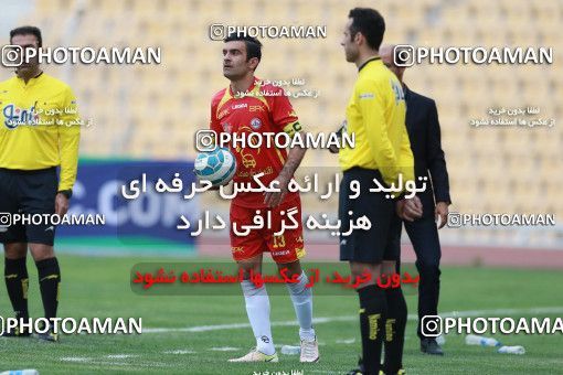 595968, Tehran, [*parameter:4*], Iran Pro League، Persian Gulf Cup، 2016-17 season، Second Leg، Week 27، Naft Tehran 2 v 2 Foulad Khouzestan on 2017/04/14 at Takhti Stadium