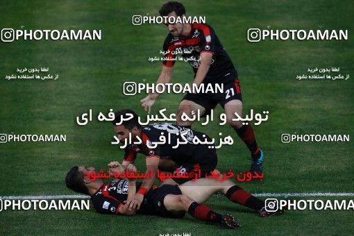 596069, Tehran, [*parameter:4*], لیگ برتر فوتبال ایران، Persian Gulf Cup، Week 27، Second Leg، Naft Tehran 2 v 2 Foulad Khouzestan on 2017/04/14 at Takhti Stadium