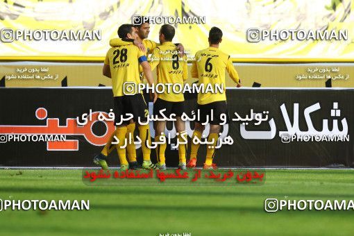 615975, Isfahan, [*parameter:4*], Iran Pro League، Persian Gulf Cup، 2016-17 season، Second Leg، Week 17، Sepahan 2 v ۱ Naft Tehran on 2017/01/18 at Naghsh-e Jahan Stadium