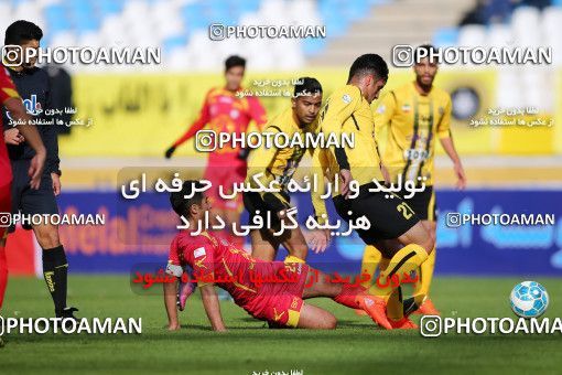 612508, Isfahan, [*parameter:4*], Iran Pro League، Persian Gulf Cup، 2016-17 season، Second Leg، Week 17، Sepahan 2 v ۱ Naft Tehran on 2017/01/18 at Naghsh-e Jahan Stadium