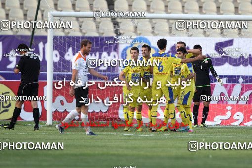 682915, Tehran, [*parameter:4*], Iran Pro League، Persian Gulf Cup، 2013-14 season، First Leg، Week 8، Naft Tehran ۱ v ۰ Mes Kerman on 2013/09/05 at Takhti Stadium