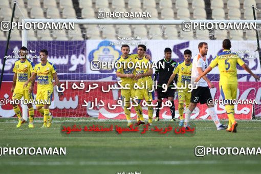 682997, Tehran, [*parameter:4*], Iran Pro League، Persian Gulf Cup، 2013-14 season، First Leg، Week 8، Naft Tehran ۱ v ۰ Mes Kerman on 2013/09/05 at Takhti Stadium