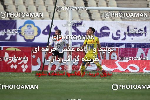 683009, Tehran, [*parameter:4*], Iran Pro League، Persian Gulf Cup، 2013-14 season، First Leg، Week 8، Naft Tehran ۱ v ۰ Mes Kerman on 2013/09/05 at Takhti Stadium