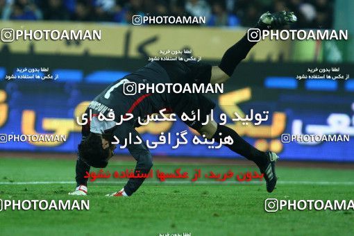 706695, Tehran, , Iranian Hazfi Cup, 1.4 round, Khorramshahr Cup, Persepolis ۰ v 3 Esteghlal on 2011/12/09 at Azadi Stadium