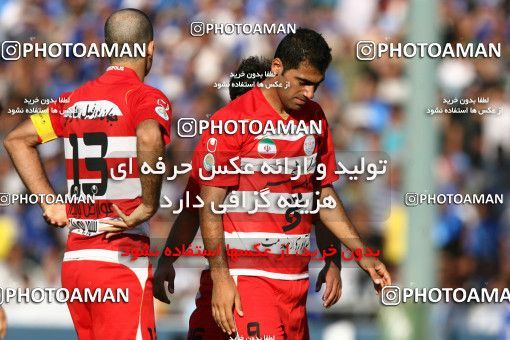 759067, Tehran, [*parameter:4*], Iran Pro League، Persian Gulf Cup، 2010-11 season، First Leg، Week 11، Esteghlal ۱ v ۰ Persepolis on 2010/10/15 at Azadi Stadium