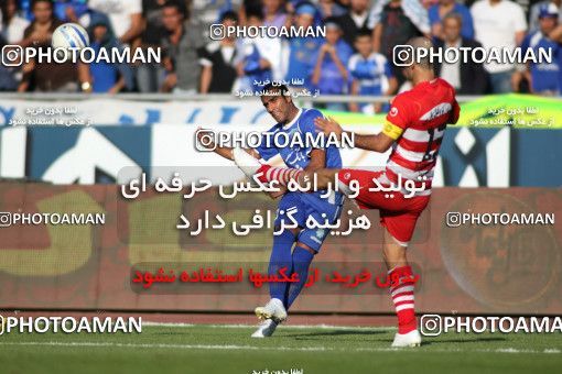 710216, Tehran, [*parameter:4*], Iran Pro League، Persian Gulf Cup، 2010-11 season، First Leg، Week 11، Esteghlal ۱ v ۰ Persepolis on 2010/10/15 at Azadi Stadium