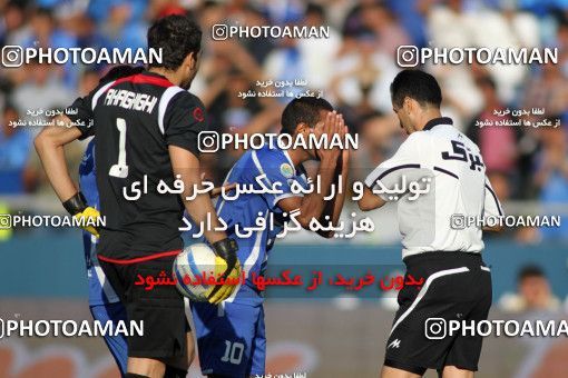 710156, Tehran, [*parameter:4*], Iran Pro League، Persian Gulf Cup، 2010-11 season، First Leg، Week 11، Esteghlal ۱ v ۰ Persepolis on 2010/10/15 at Azadi Stadium