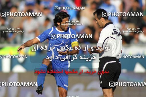 710177, Tehran, [*parameter:4*], Iran Pro League، Persian Gulf Cup، 2010-11 season، First Leg، Week 11، Esteghlal ۱ v ۰ Persepolis on 2010/10/15 at Azadi Stadium