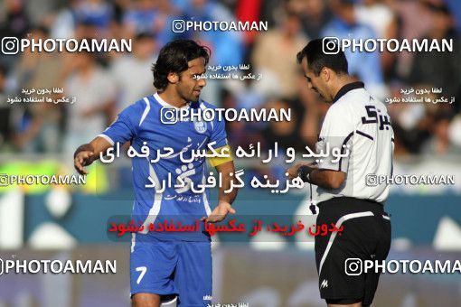 710143, Tehran, [*parameter:4*], Iran Pro League، Persian Gulf Cup، 2010-11 season، First Leg، Week 11، Esteghlal ۱ v ۰ Persepolis on 2010/10/15 at Azadi Stadium