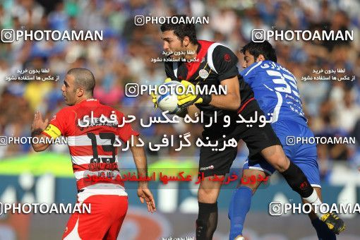 710752, Tehran, [*parameter:4*], Iran Pro League، Persian Gulf Cup، 2010-11 season، First Leg، Week 11، Esteghlal ۱ v ۰ Persepolis on 2010/10/15 at Azadi Stadium