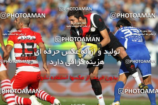 710729, Tehran, [*parameter:4*], Iran Pro League، Persian Gulf Cup، 2010-11 season، First Leg، Week 11، Esteghlal ۱ v ۰ Persepolis on 2010/10/15 at Azadi Stadium