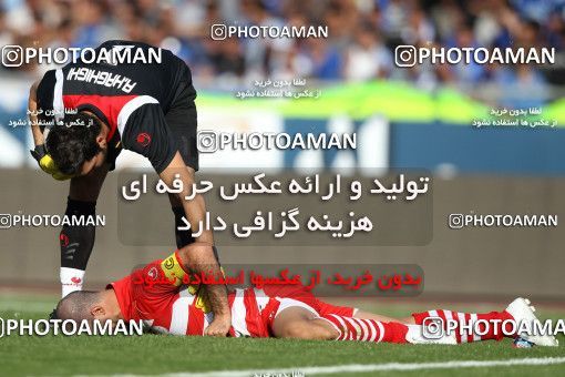 710627, Tehran, [*parameter:4*], Iran Pro League، Persian Gulf Cup، 2010-11 season، First Leg، Week 11، Esteghlal ۱ v ۰ Persepolis on 2010/10/15 at Azadi Stadium