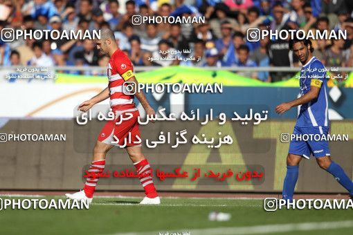 710528, Tehran, [*parameter:4*], Iran Pro League، Persian Gulf Cup، 2010-11 season، First Leg، Week 11، Esteghlal ۱ v ۰ Persepolis on 2010/10/15 at Azadi Stadium