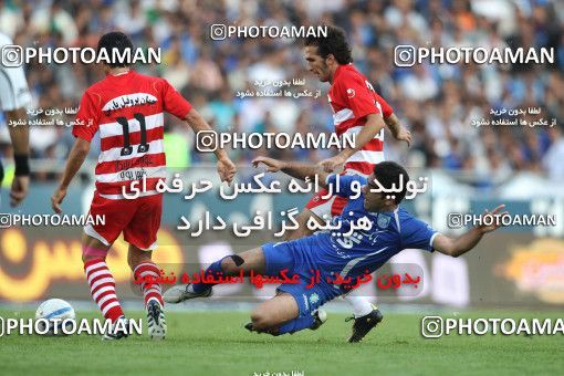 710585, Tehran, [*parameter:4*], Iran Pro League، Persian Gulf Cup، 2010-11 season، First Leg، Week 11، Esteghlal ۱ v ۰ Persepolis on 2010/10/15 at Azadi Stadium