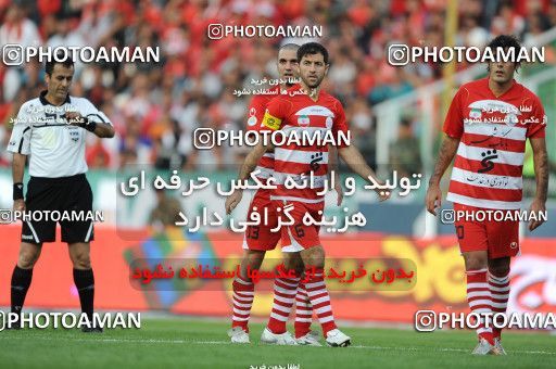 710929, Tehran, [*parameter:4*], Iran Pro League، Persian Gulf Cup، 2010-11 season، First Leg، Week 11، Esteghlal ۱ v ۰ Persepolis on 2010/10/15 at Azadi Stadium