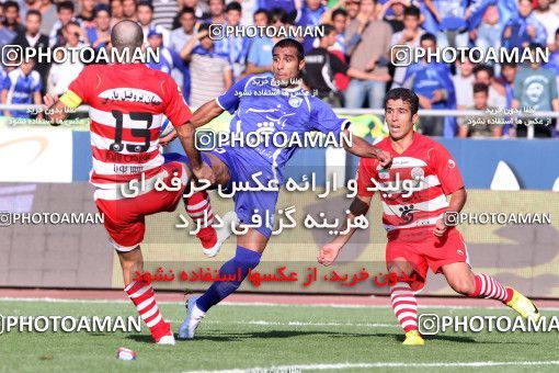 758691, Tehran, [*parameter:4*], Iran Pro League، Persian Gulf Cup، 2010-11 season، First Leg، Week 11، Esteghlal ۱ v ۰ Persepolis on 2010/10/15 at Azadi Stadium