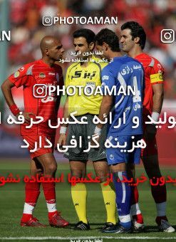 720221, Tehran, Iran, Iran Pro League، Persian Gulf Cup، 2009-10 season، First Leg، Week 9، Persepolis ۱ v ۱ Esteghlal on 2009/10/02 at Azadi Stadium