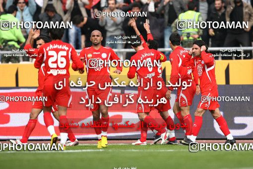 721340, Tehran, Iran, Iran Pro League، Persian Gulf Cup، 2009-10 season، Second Leg، Week 26، Persepolis 2 v ۱ Esteghlal on 2010/02/03 at Azadi Stadium