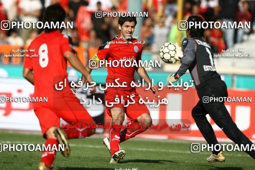 724741, Tehran, [*parameter:4*], Iran Pro League، Persian Gulf Cup، 2008-09 season، First Leg، Week 9، Persepolis ۱ v ۱ Esteghlal on 2008/10/03 at Azadi Stadium