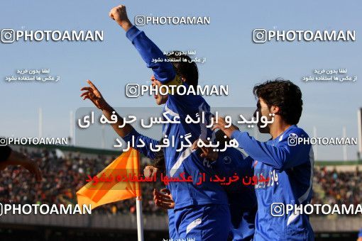 725066, Tehran, [*parameter:4*], Iran Pro League، Persian Gulf Cup، 2008-09 season، Second Leg، Week 26، Esteghlal ۱ v ۱ Persepolis on 2009/02/13 at Azadi Stadium