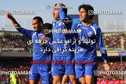 725272, Tehran, [*parameter:4*], Iran Pro League، Persian Gulf Cup، 2008-09 season، Second Leg، Week 26، Esteghlal ۱ v ۱ Persepolis on 2009/02/13 at Azadi Stadium