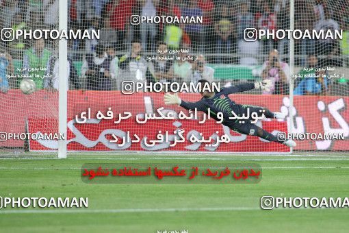 745121, Tehran, Iran, Iranian Hazfi Cup, Final, Khorramshahr Cup, Persepolis 2 (2) v (4) 2 Sepahan on 2013/05/05 at Azadi Stadium